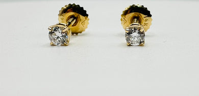 Diamond earrings 0.23c